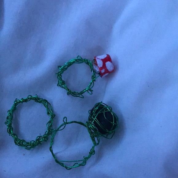 Rings - Picture 3 of 4